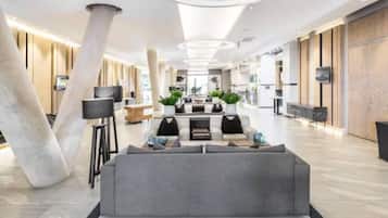 Luxury Apartment | 1 bedroom, blackout drapes, iron/ironing board, free WiFi