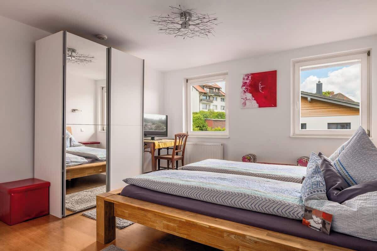 6 Schlafzimmer, Bügeleisen/Bügelbrett, Reisekinderbett, WLAN