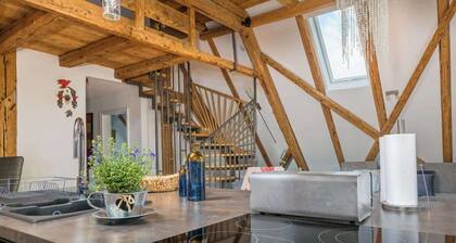 Historisches Haus mit Wellness, Ofen & Feuerstelle