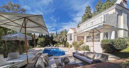 Villa Perla close to the beach with private pool and secure parking