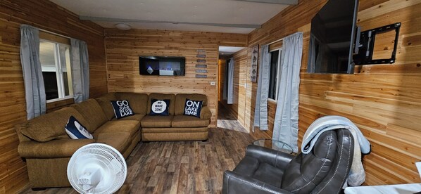 Smart TV y chimenea
