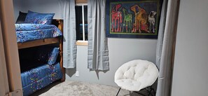 4 habitaciones, tabla de planchar con plancha y wifi gratis
