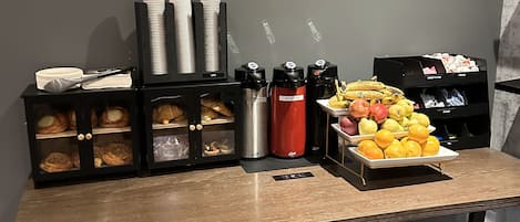 Free daily continental breakfast