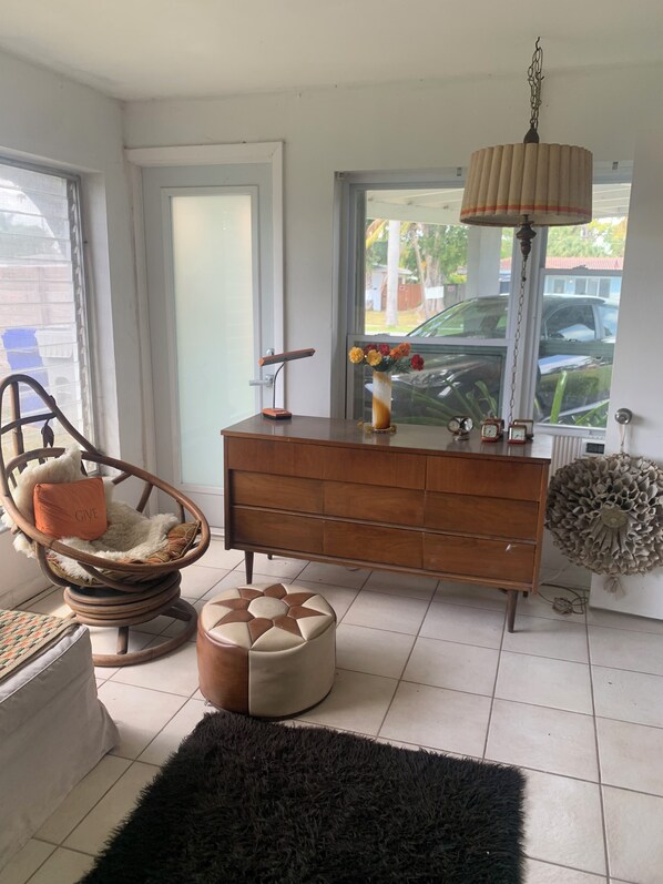 Interior - Mid-century Bungalow in Pompano Beach (Pompano Beach)