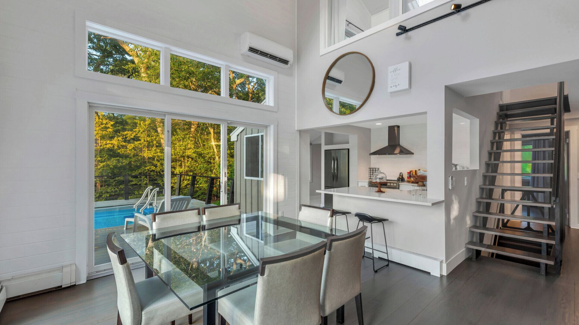 屋外ダイニングエリア