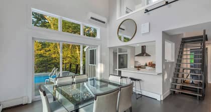 Beautiful Waterfront North Fork Home, Private Pool, Private Dock, Close to...