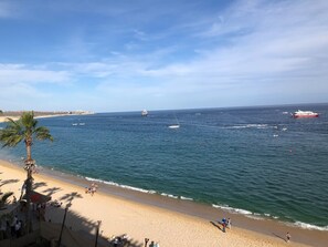 A la platja, gandules de platja i tovalloles de platja 