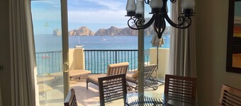 Oceanfront 3-bedroom penthouse in Cabo San Lucas! Amazing views and amenities!