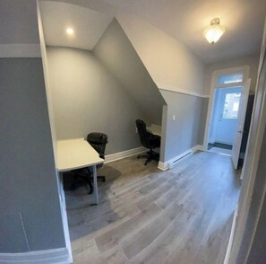 Interior - Beauty, Metro, parking, wi-fi, 2bdrm, A/C, Smart TV - 20% off stays 32 days + ! (Montréal)