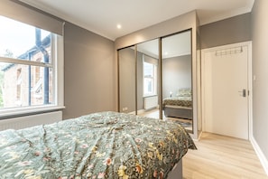 Apartment, Multiple Beds