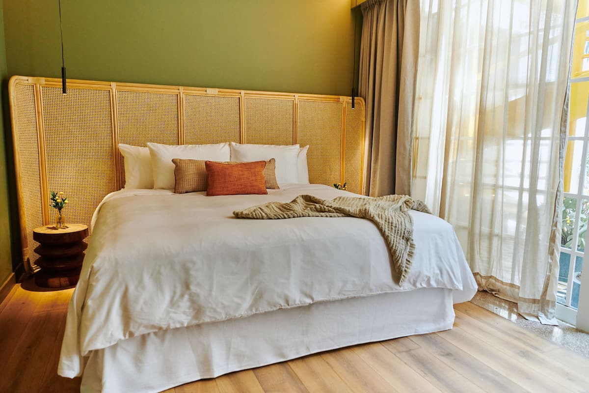 Deluxe Room | 1 bilik tidur, peralatan tempat tidur premium, gebar bulu kapas