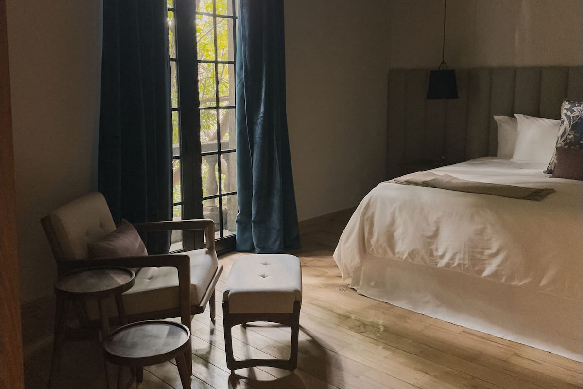 Signature Room | 1 bilik tidur, peralatan tempat tidur premium, gebar bulu kapas