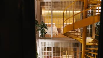 ํ
๋ผ์ค/ํํฐ์ค