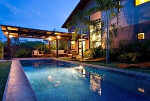 Outdoor pool - Tropical oasis. Walk to beach. Perfect for family. (Provincia de Guanacaste)