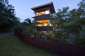 Exterior - Tropical oasis. Walk to beach. Perfect for family. (Provincia de Guanacaste)
