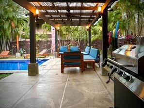 Outdoor dining - Tropical oasis. Walk to beach. Perfect for family. (Provincia de Guanacaste)
