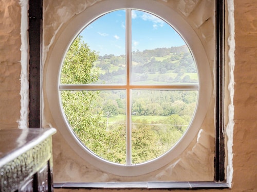 The Coach House - UK45027