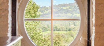 The Coach House - UK45027