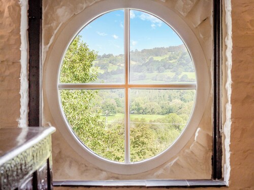 The Coach House - UK45027
