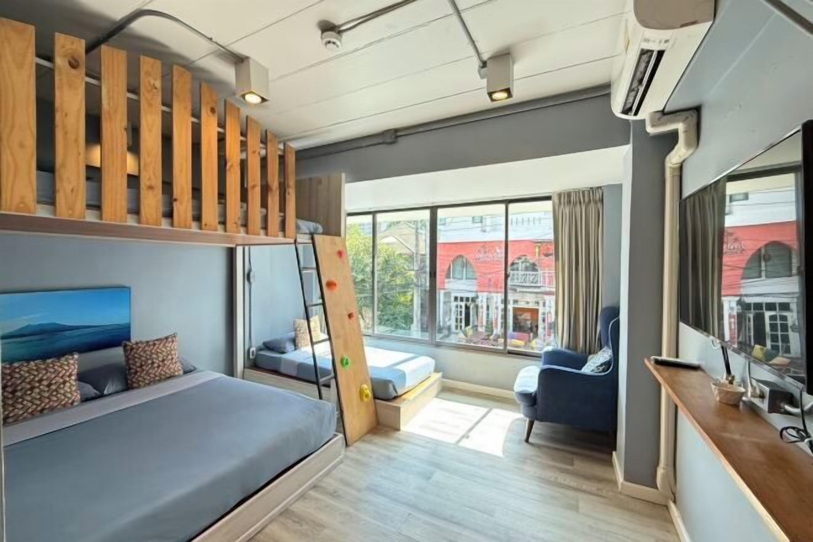 In-room safe, individually decorated, desk, laptop workspace