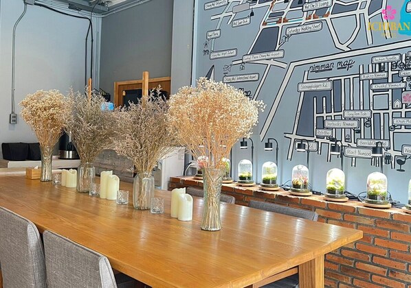 Réfrigérateur dans l'espace commun, micro-ondes dans l'espace commun