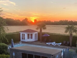 Terrace/patio - Embark on a journey of relaxation and discovery at Havre De Calme. (Sevenoaks)