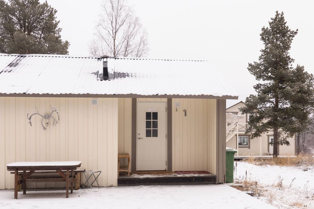 Arctic Fox Loft Cabin (animals allowed) | Wi-Fi ฟรี, ผ้าปูที่นอน