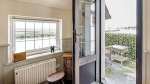 Interior - 2 bedroom accommodation in Reedham (Reedham)