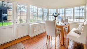 Dining - 2 bedroom accommodation in Reedham (Reedham)