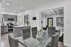 Dining - Casa Coral with  Pool & Charcoal BBQ area (Miami)