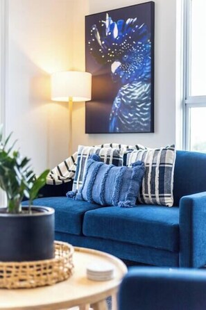 TV - Mosman Views, 2bed, Parking, 15min Walk to Beach (Mosman)