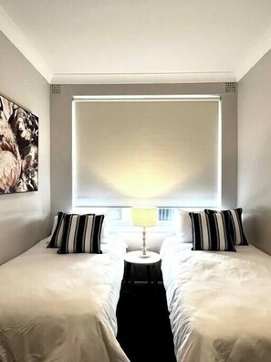 2 bedrooms, iron/ironing board, WiFi, bed sheets - Mosman Views, 2bed, Parking, 15min Walk to Beach (Mosman)