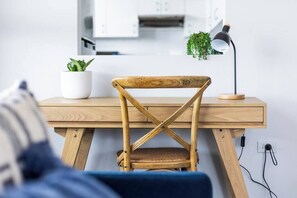 Interior - Mosman Views, 2bed, Parking, 15min Walk to Beach (Mosman)