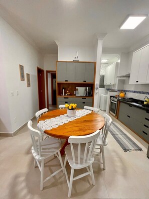 Dining - Apê Harmonia  (Ubatuba)