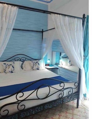 1 habitación, tabla de planchar con plancha, wifi y ropa de cama 
