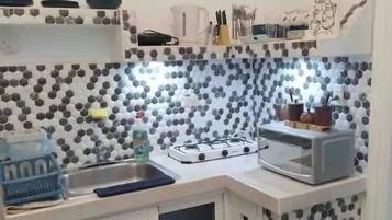 Fridge, microwave