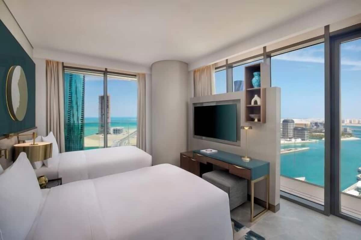 1 bedroom, Frette Italian sheets, premium bedding, down comforters