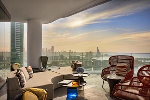 Penthouse Panoramic View And Private Pool | Vista dalla camera