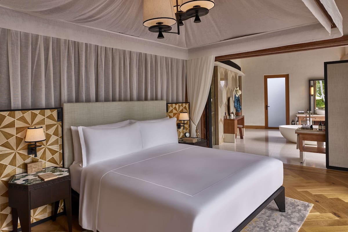 Seprai Frette Italia, seprai premium, isi minibar gratis, dan brankas
