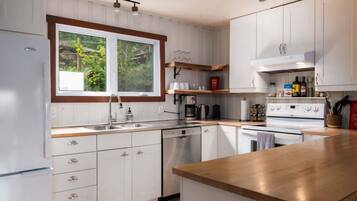 Frigorífic, microones, forn i placa de cuina