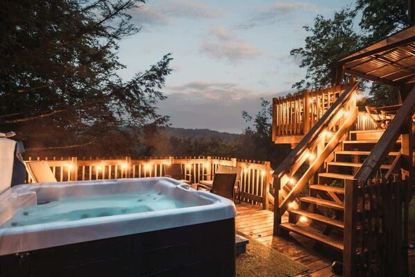 Tina de hidromasaje al aire libre