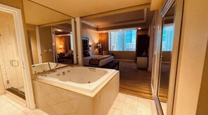 1 chambre, fer et planche Ă repasser, Wi-Fi, draps fournis