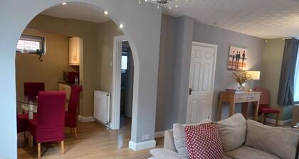 Crawley Green House - Huku Kwetu