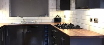 HU1 Stylish cosy central apartment  H3