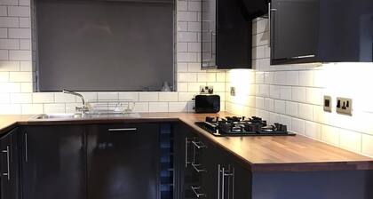 HU1 Stylish cosy central apartment H3