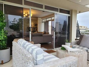 Terrace/patio - Luxurious Apartment in Umhlanga Rocks (uMhlanga)