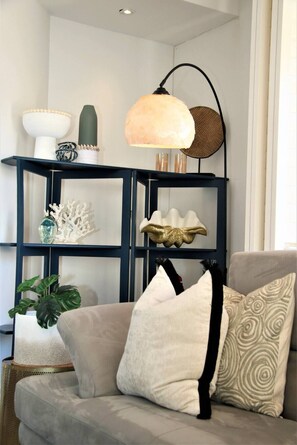 TV - Luxurious Apartment in Umhlanga Rocks (uMhlanga)