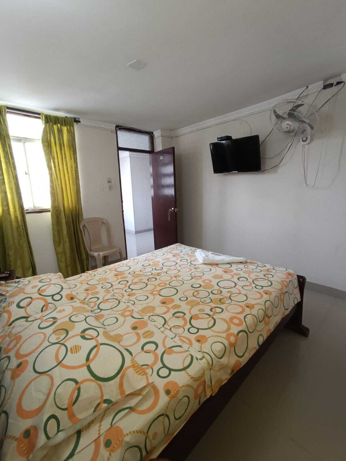 economy room | desk, free wifi