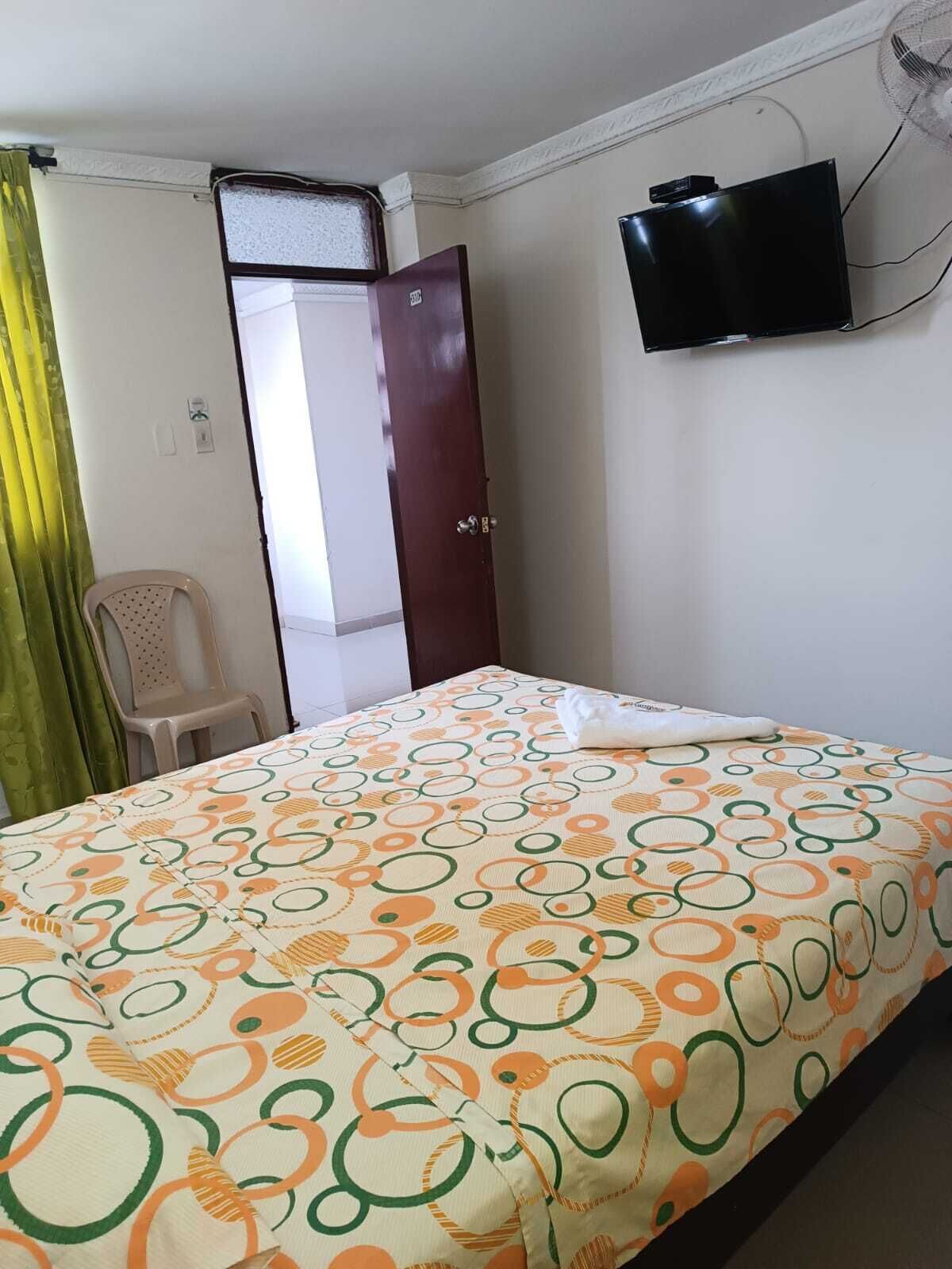 economy room | desk, free wifi