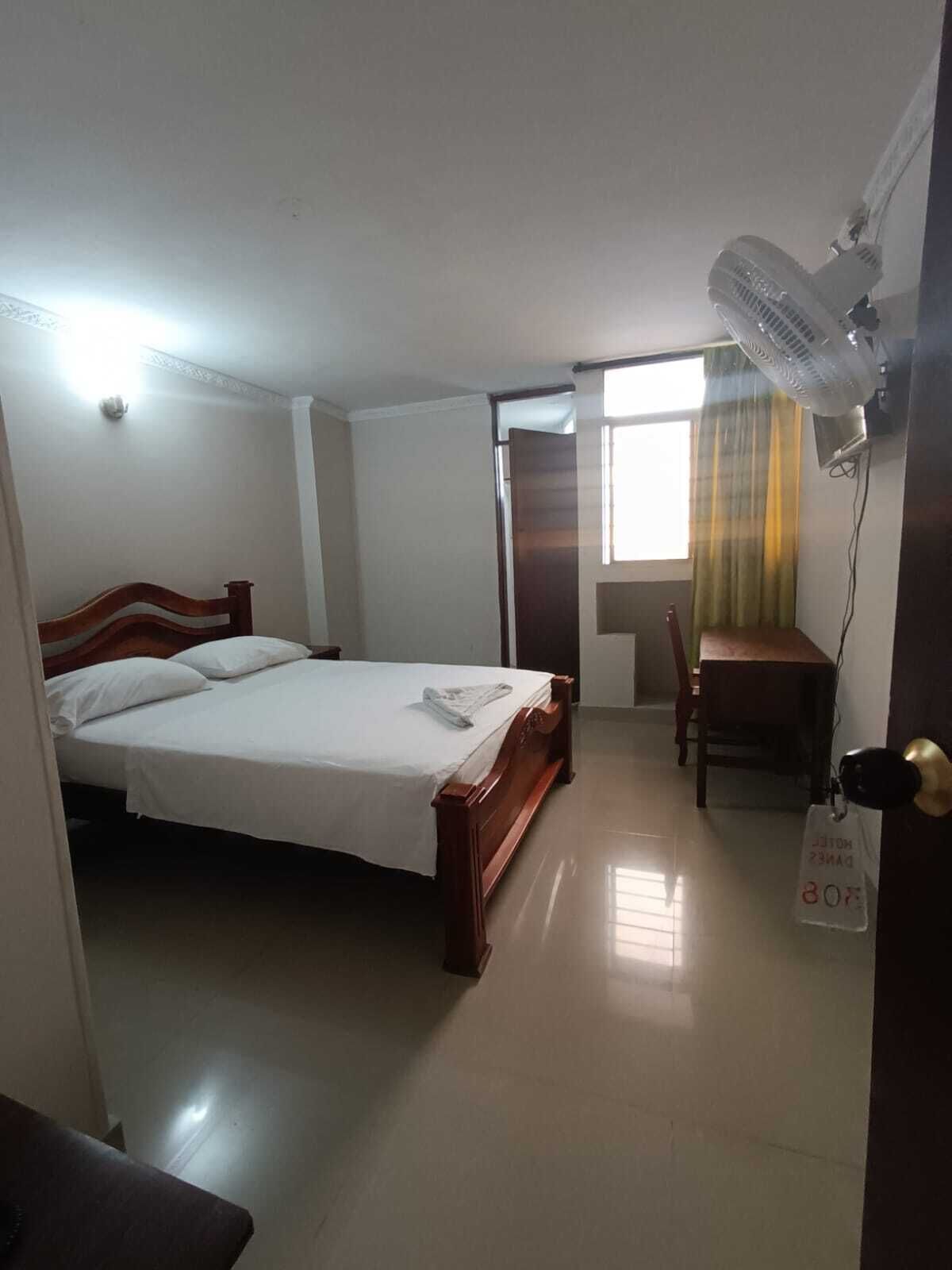 economy room | desk, free wifi